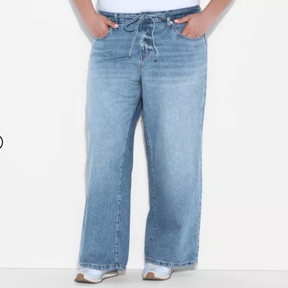 Wild Fable Light Wash Low Rise Baggy Jeans